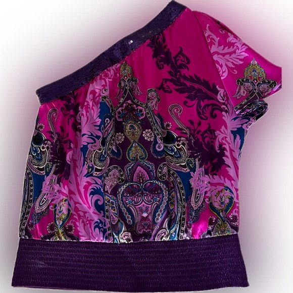 Beautiful Arden B One Shoulder Top with Sequin Detail - Picture 2 of 7